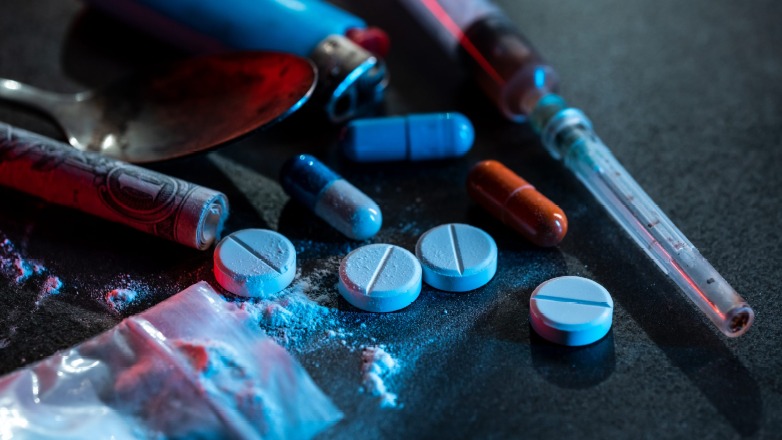 Αχαρνές: Χειροπέδες σε 41χρονη: Είχε μετατρέψει το σπίτι της σε σημείο διακίνησης ναρκωτικών ουσιών