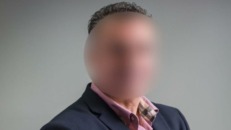 Άλιμος: Λιποθύμησε στο δικαστήριο ο καθηγητής που κατηγορείται για σχέσεις με ανήλικες μαθήτριες