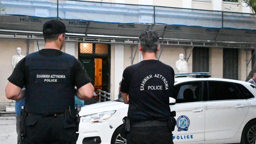 Άργος: Στη φυλακή οι δύο αστυνομικοί για τους πυροβολισμούς κατά του 20χρονου με αναπηρία