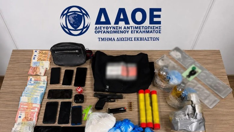 Συνελήφθησαν μέλη εγκληματικής οργάνωσης που έβαζαν βόμβες, έκαιγαν οχήματα και εκβίαζαν