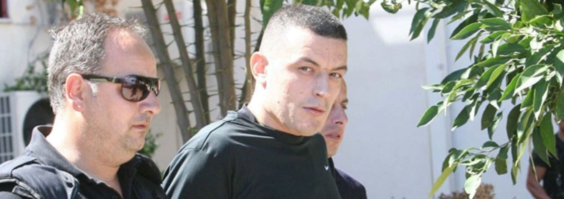 Δραπέτευσε ο βαρυποινίτης Αλκέτ Ριτζάι, μετά τους πυροβολισμούς σε beach bar στην Ανάβυσσο